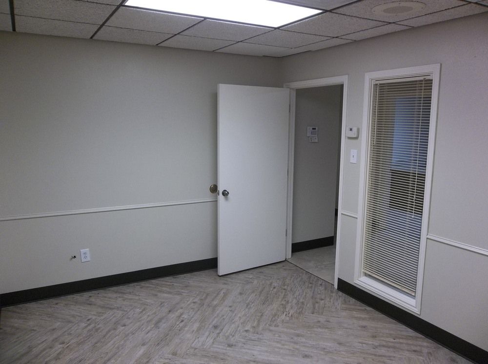 Office Space on 69th & Slide: 5145 69th St, Lubbock, TX 79424